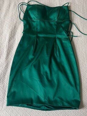 SHERRI HILL SHORT GREEN DRESS🌿